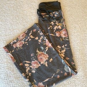 NWOT GORGEOUS Jordann Med/Large Knit Pants